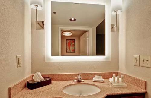 Lexington Hotel | Pet-Friendly Hotel Unit w/ Seasonal Pool, BBQ & Free Parking