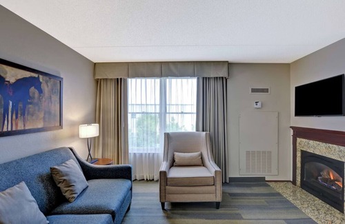 Lexington Casa | Pet-Friendly Hotel Unit w/ Seasonal Pool, BBQ & Free Parking