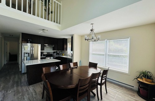 Hamlin Chalet De Esquí | Pet friendly house with firepit, indoor fireplace, game room, ping-pong, & BBQ