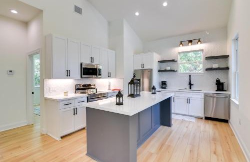 Northside Casa | Pet-Friendly Houston Home about 3 Mi to Downtown!