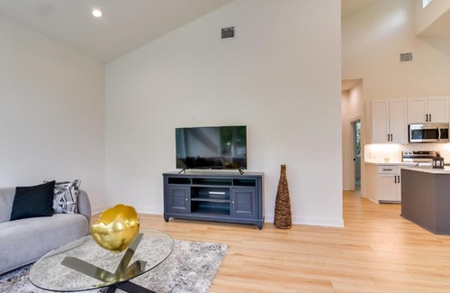 Northside Casa | Pet-Friendly Houston Home about 3 Mi to Downtown!
