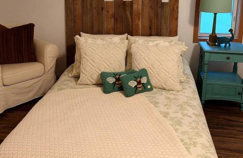 Rainbow CDP Otro | Pet Friendly Impressive Safari Tent with Hot-tub in Rainbow, California