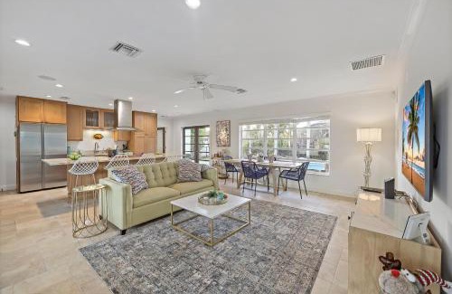 Marco Island Casa | Pet-friendly inland home with resort style yard/pool