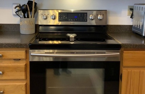 Penn Yan Casa | Pet Friendly Keuka Playhouse w/Lake Views-, Inground Pool, Hot tub, Movie Room
