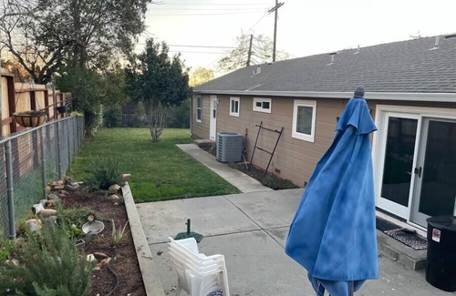 Auburn Casa | Pet Friendly, King bed 4 Rooms Sleeps 10