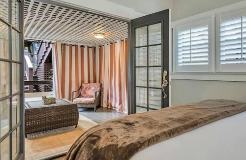 Calistoga Hotel | Pet-Friendly King Retreat w/ Private Porch. Walk to Best Calistoga Restaurants