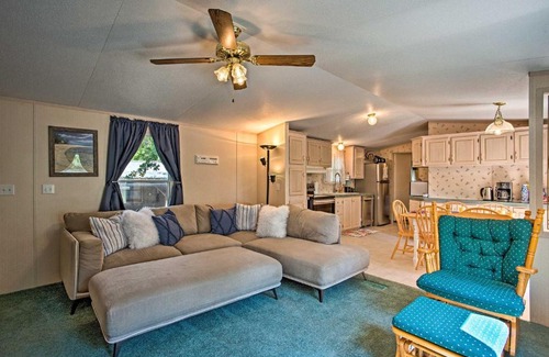 Kingston Casa | Pet Friendly Kingston Home with Deck and Fire Pit