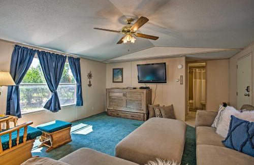 Kingston Casa | Pet Friendly Kingston Home with Deck and Fire Pit