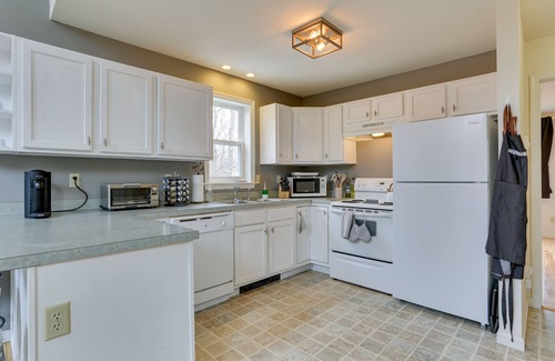 Rowland Casa | Pet-Friendly Lackawaxen Home w/ Gas Grill!