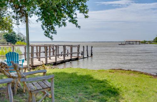 Tow Casa | Pet-Friendly Lake Buchanan Retreat with Fire Pit!