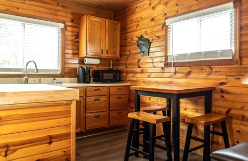 Lake Geneva Casa | Pet Friendly Lake Geneva Getaway for 6!