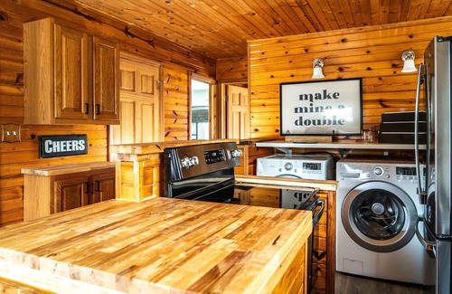Lake Geneva Casa | Pet Friendly Lake Geneva Getaway for 6!