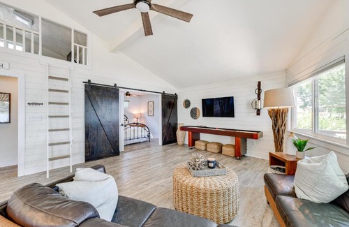 Mayhew Casa | Pet-Friendly Lake Norman Home with Boat Dock!
