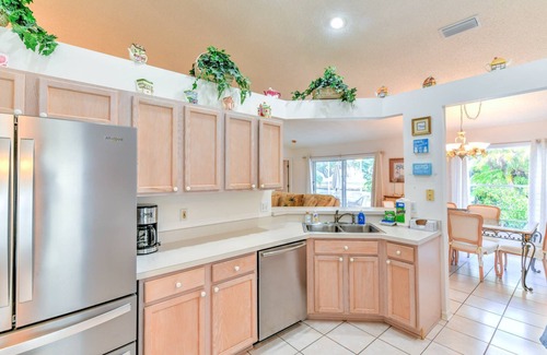 Sabal Harbour Casa | Pet-Friendly Lakeside Stay! Heated Pool, BBQ, Tennis, Outdoor Dining, Near Bradenton and Beaches