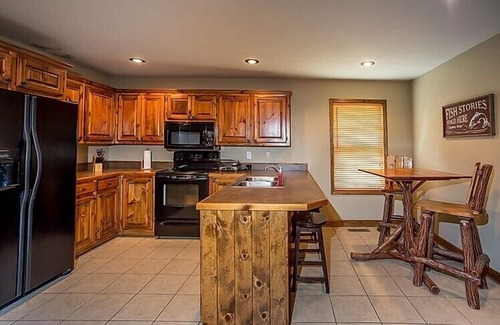 Heber Springs Cabina | Pet Friendly Lobo Landing Cabin!