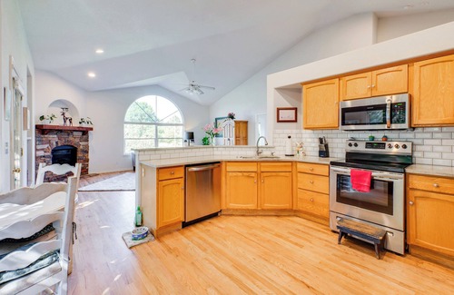 Longmont Casa | Pet-Friendly Longmont Home w/McIntosh Lake Access
