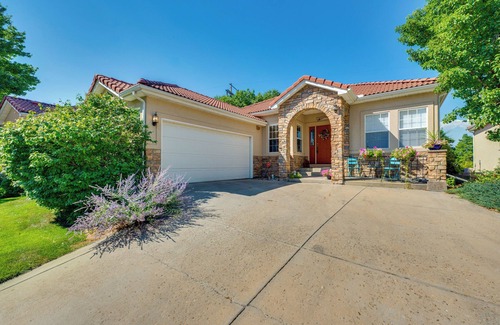 Longmont Casa | Pet-Friendly Longmont Home w/McIntosh Lake Access