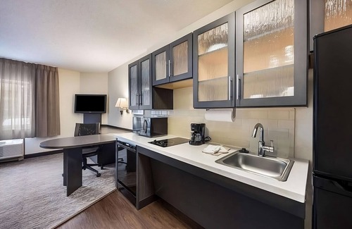 Newell Hotel | Pet Friendly! Lots of Greenways nearby to walk the dogs!