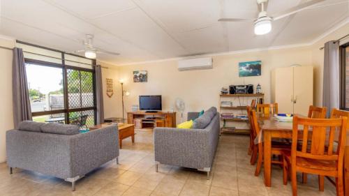 Bongaree Casa | Pet friendly lowset home with room for a boat, Wattle Ave, Bongaree