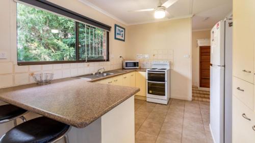 Bongaree Casa | Pet friendly lowset home with room for a boat, Wattle Ave, Bongaree