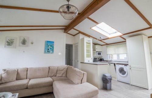 Corton Otro | Pet Friendly, Luxury Lodge With Decking In Suffolk Near The Beach Ref 32108A