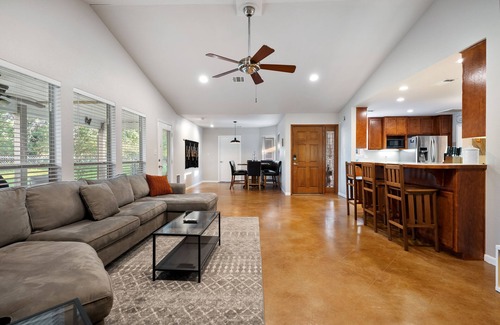 Marble Falls Casa | Mustang Retreat