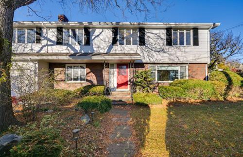 Marblehead Casa | Pet-Friendly Marblehead Home Near Preston Beach!