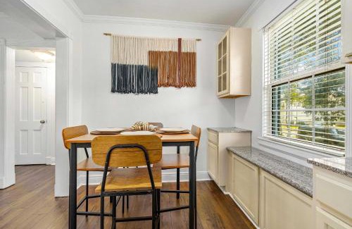 Mobile Apartamento | Pet-Friendly Mobile Condo about 4 Mi to Downtown!