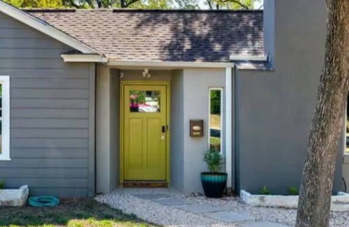 Hancock Casa | Pet Friendly Modern Home Centrally Located Close to Downtown UT