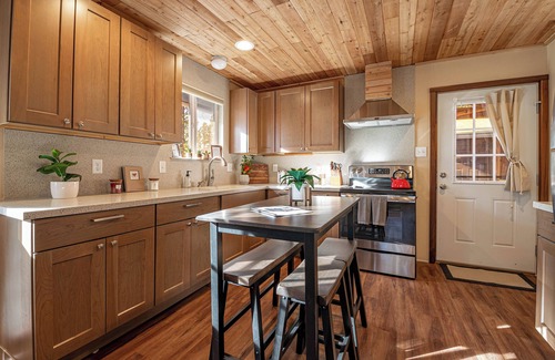 Florissant Casa | Pet-Friendly Mountain Cabin Near Hiking & Fishing