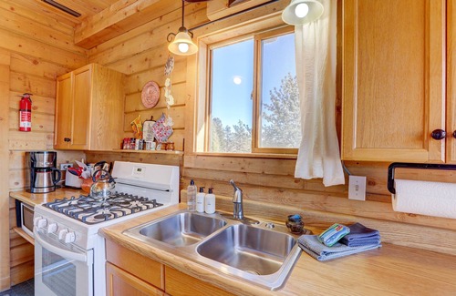 Como Cabina | Stargazer's Paradise, Mountain Views, Pets Welcome
