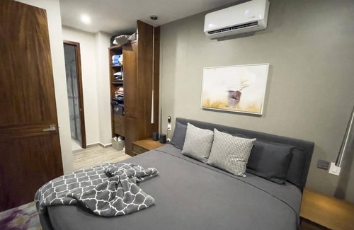 Díaz Ordaz Condominio | Pet Friendly New Condo In Versalles that Sleeps 4 with Rooftop Pool