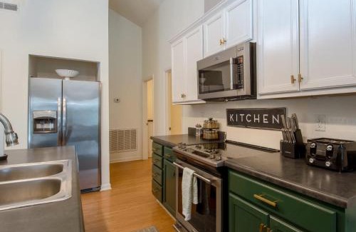 Hillwood Casa | Pet Friendly - Near DT Nash & Music Row