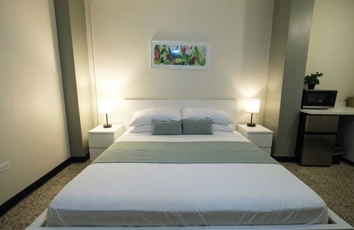 Miramar Apartamento | Pet Friendly | Near Old San Juan | Free Parking | AC