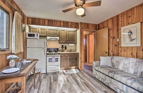 New Auburn Apartamento | Pet-Friendly New Auburn Apt w/ On-Site Lake!