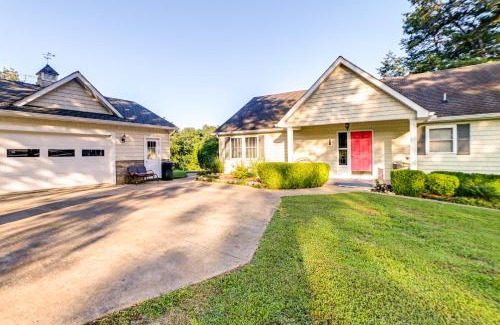 New Concord Casa | Pet-Friendly New Concord Vacation Rental on Lake!