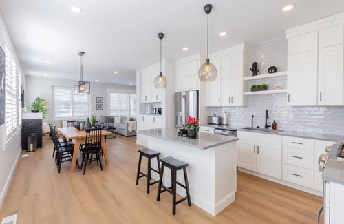Admiral Estates Casa | Pet Friendly New Construction with a pool only a short distance to the beach!