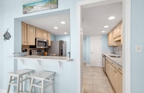 Fernandina Beach Condominio | Pet Friendly | Oceanfront Views from this Spacious Updated 3rd Floor Shipwatch Condo | 1650 Sq Ft