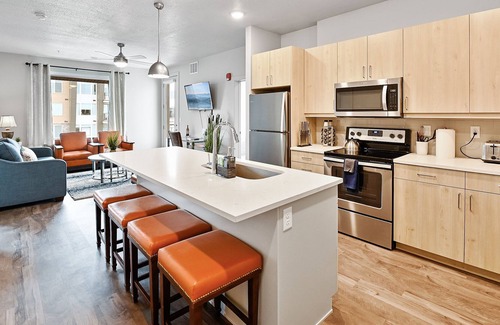 Herriman Apartamento | Pet Friendly Oasis, Comfy Beds, Pool/Hot Tub, Gym
