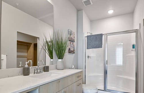 Herriman Apartamento | Pet Friendly Oasis, Comfy Beds, Pool/Hot Tub, Gym