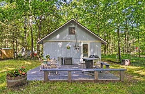 Harbor Springs Casa | Pet-Friendly One Crow Cottage in Harbor Springs!