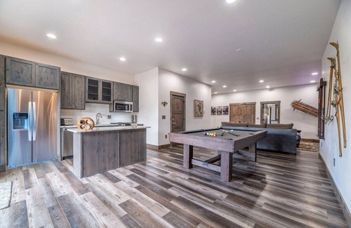 Dillon Casa | Pet Friendly Outdoor Enthusiast's Retreat. Walk to Lake Dillon!