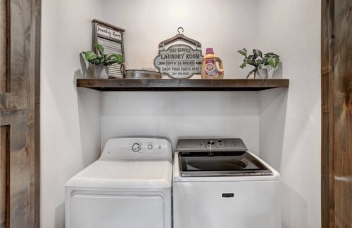 Dillon Casa | Pet Friendly Outdoor Enthusiast's Retreat. Walk to Lake Dillon!