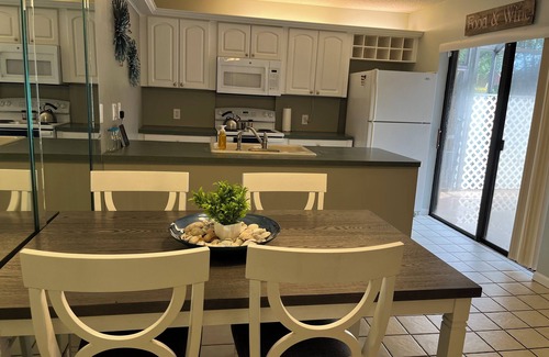 Wedgewood Of Palm Harbor Casa | Pet Friendly Palm Harbor Oasis