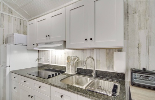 Picayune Casa | Pet-Friendly Picayune Tiny Home Near Space Center!
