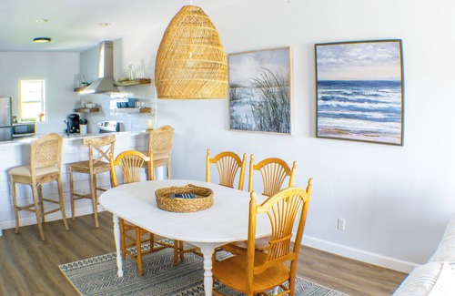 Lewes Condominio | Pet Friendly Pond view condo close to the beach and historic downtown Lewes