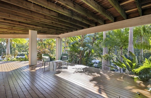 Korora Casa | Pet Friendly, Pool, Beachside BBQ Heaven, Sleeps 8-10