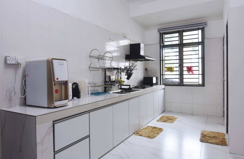 Tebrau Casa | Pet-Friendly Private Pool Retreat Home