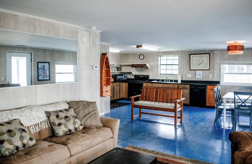 Historic Downtown Apalachicola Apartamento | Pet-Friendly Private Apartment, Waterfront, Balcony