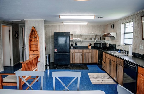 Historic Downtown Apalachicola Apartamento | Pet-Friendly Private Apartment, Waterfront, Balcony